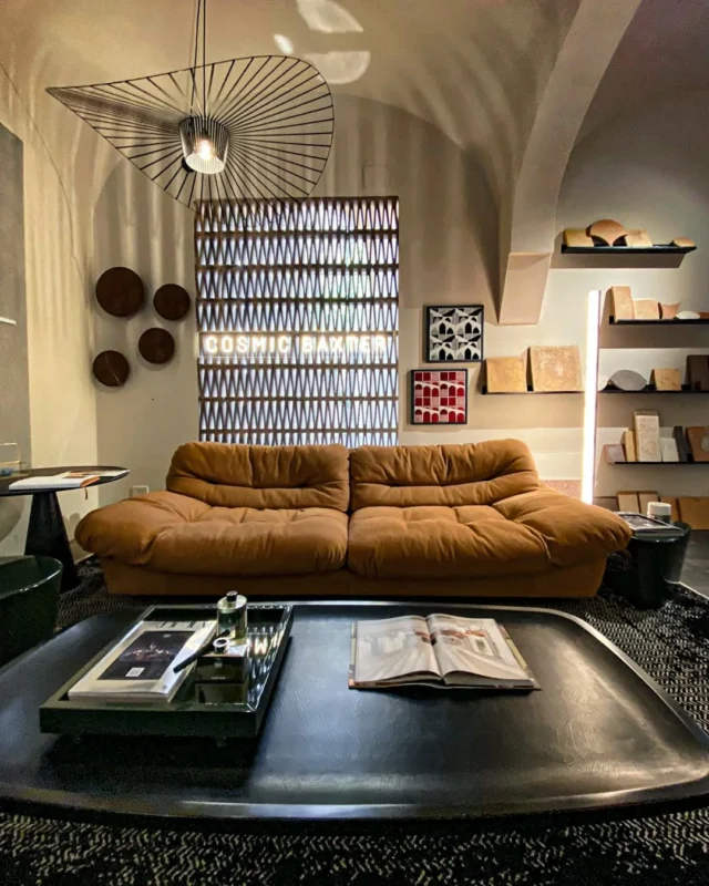 🛋️ Divano Milano Baxter

Volumi oversize, contorni morbidi e pelle trapuntata per sprofondare in un nuovo, audace, livello di comfort. Design #paolanavone per @baxtermadeinitaly

✨✨ ✨ SEASONAL SALE ✨ ✨ ✨

📍 Vieni a trovarci da Bienvivre e scopri tutti i nostri allestimenti in promo. Cogli l'occasione unica di rinnovare la tua casa con il meglio dell' #designdinterni . Ti aspettiamo!

#grupposaliegiorgi #progettobienvivre #baxter